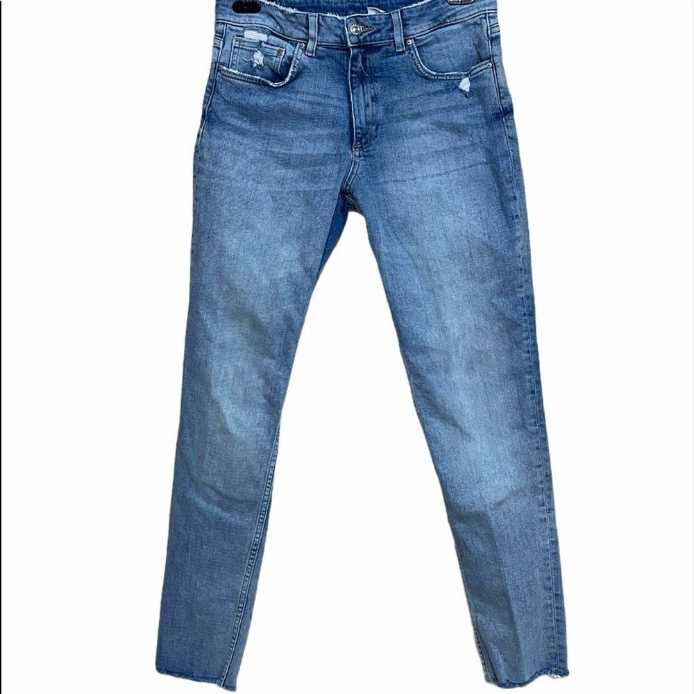 💜 H&M skinny jeans with raw edge hem high rise
